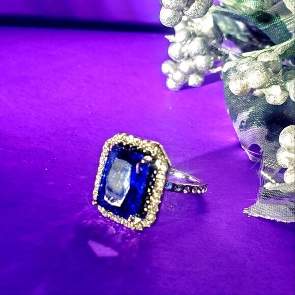 Princess Cut Blue Sapphire & White Baguette Diamond Ring on 925 Sterling Silver - Picture 5 of 7